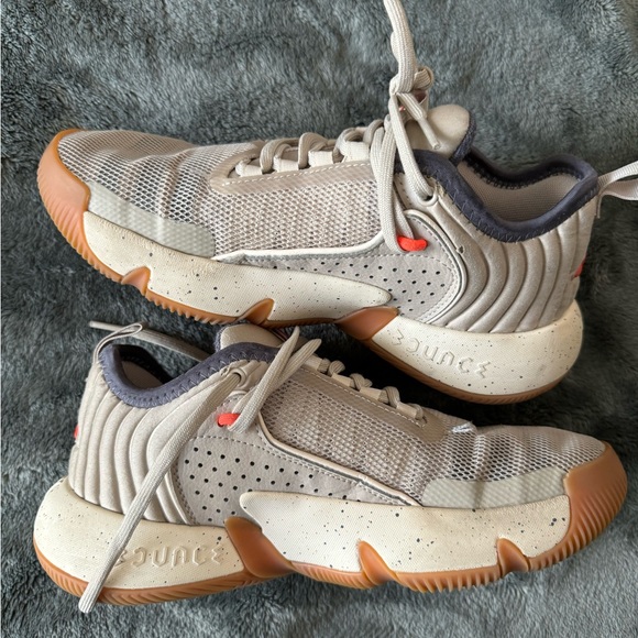adidas Trae Unlimited "Wonder Beige/Grey Five/Wonder White" basketball shoes - Picture 3 of 16